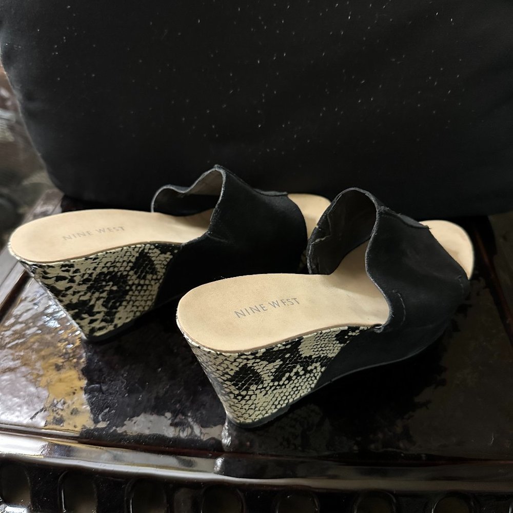 Snake skin Nine West Wedge Heel Size 7.5